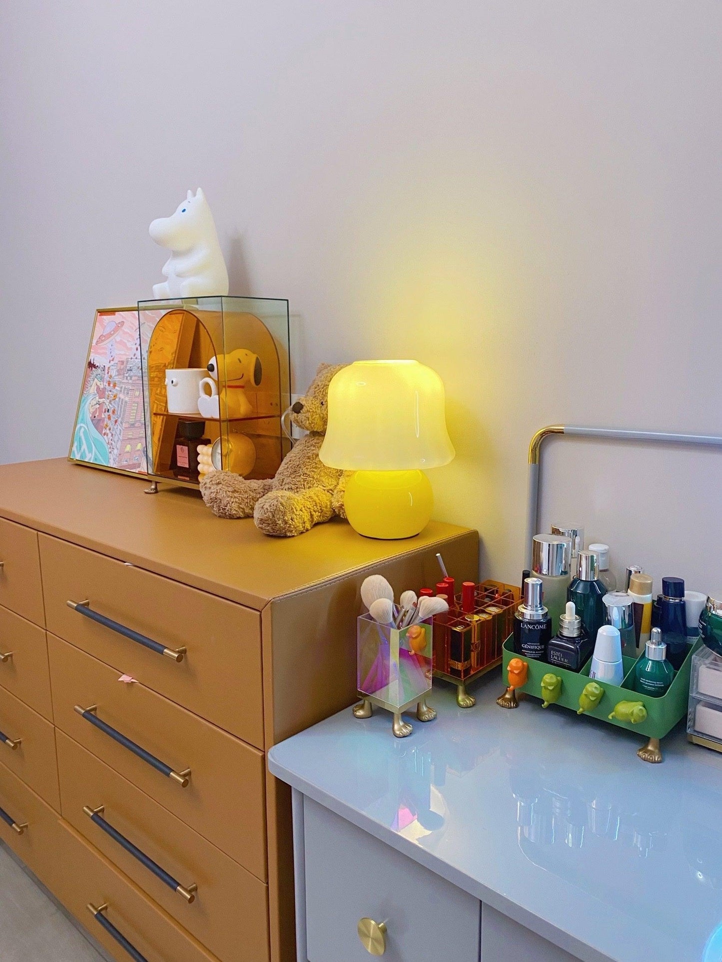 Mushroom Table Lamp | Enamel Glass | Creamy Yellow