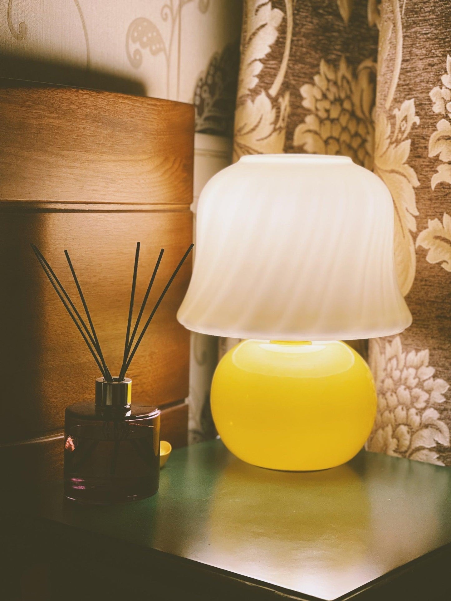 Mushroom Table Lamp | Enamel Glass | Creamy Yellow