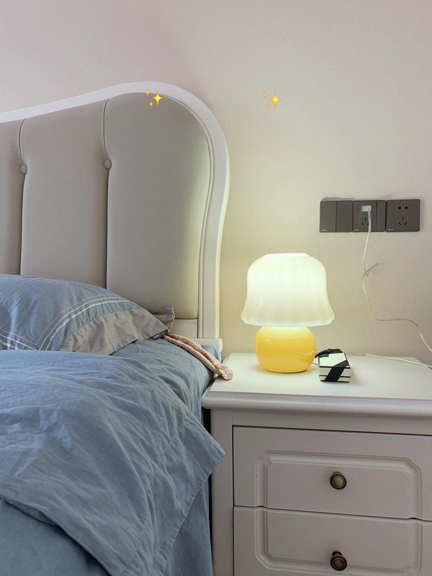 Mushroom Table Lamp | Enamel Glass | Creamy Yellow