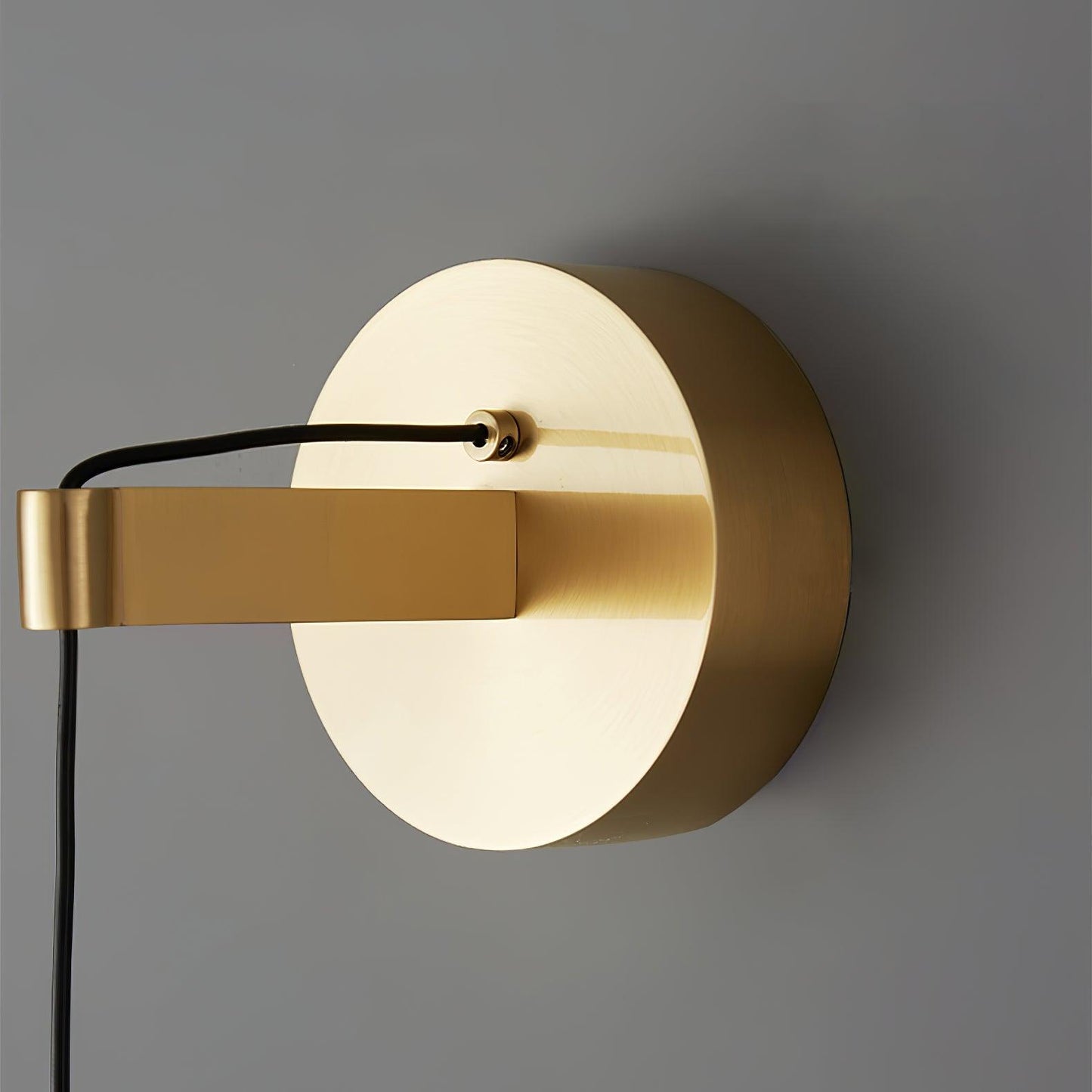 Crystal Wall Lamp | Conical Design | Brass or Black