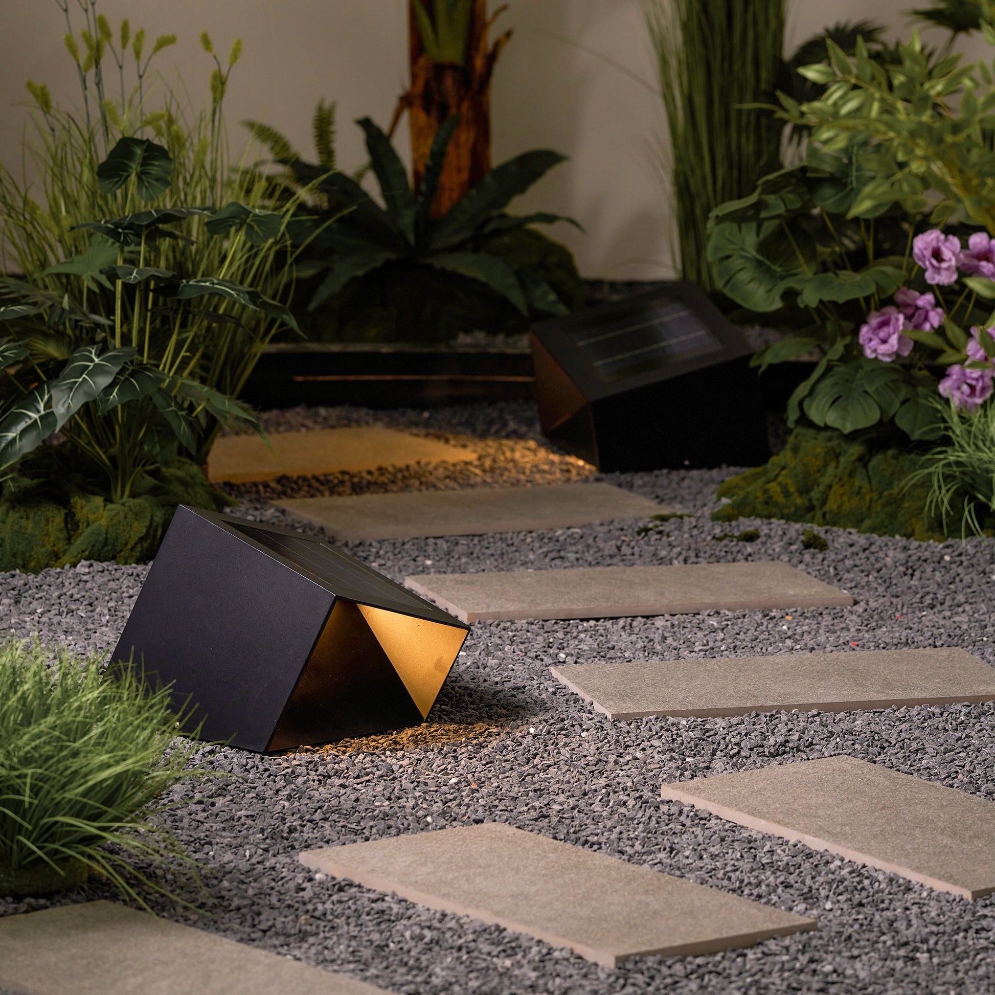 Cube Garden Solar Outdoor Light