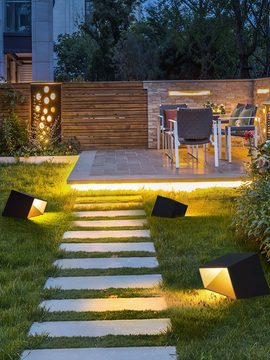 Cube Garden Solar Outdoor Light | Stainless Steel | Black