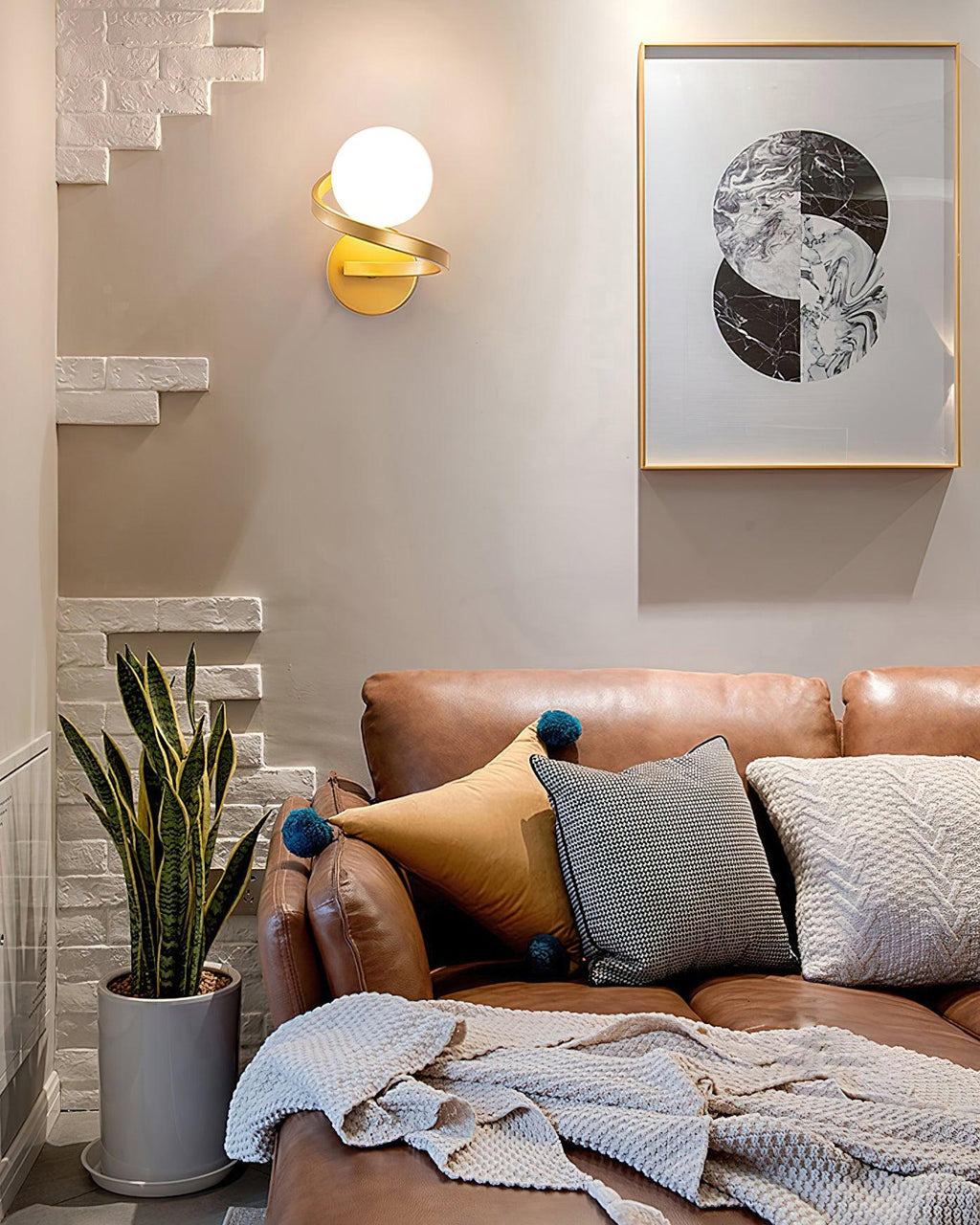 Curved Brass Wall Lamp | Brass & Glass | Gold & Black