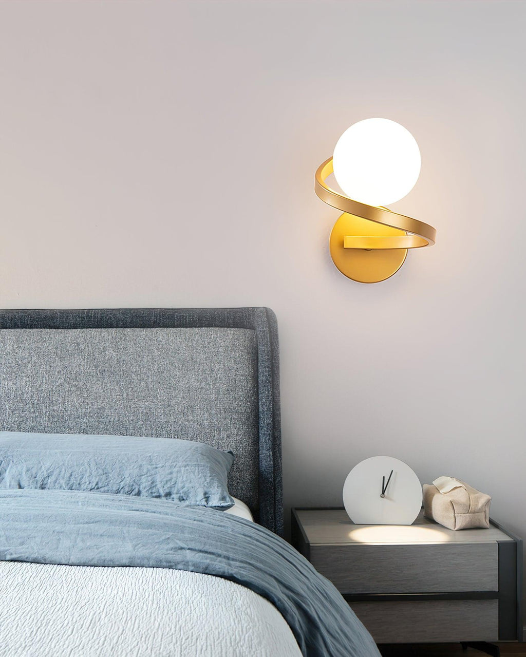 Curved Brass Wall Lamp | Brass & Glass | Gold & Black