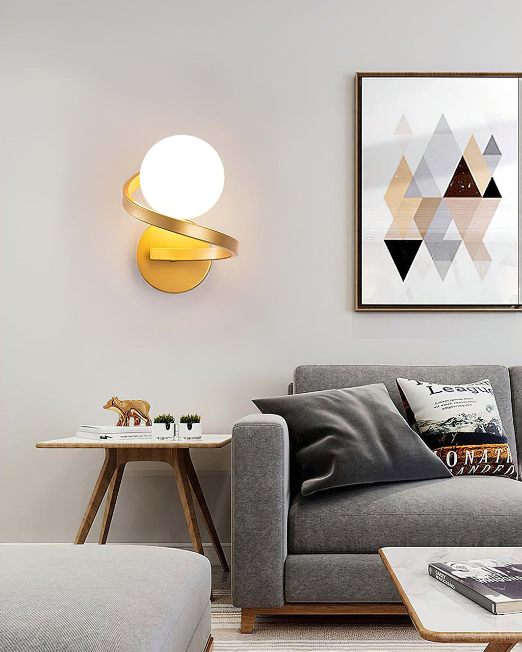 Curved Brass Wall Lamp | Brass & Glass | Gold & Black