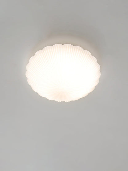 Seashell Ceiling Lamp | Integrated LED | White | 25cm/35cm Diameter