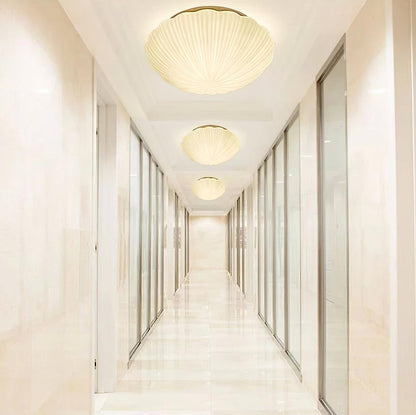 Seashell Ceiling Lamp | Integrated LED | White | 25cm/35cm Diameter
