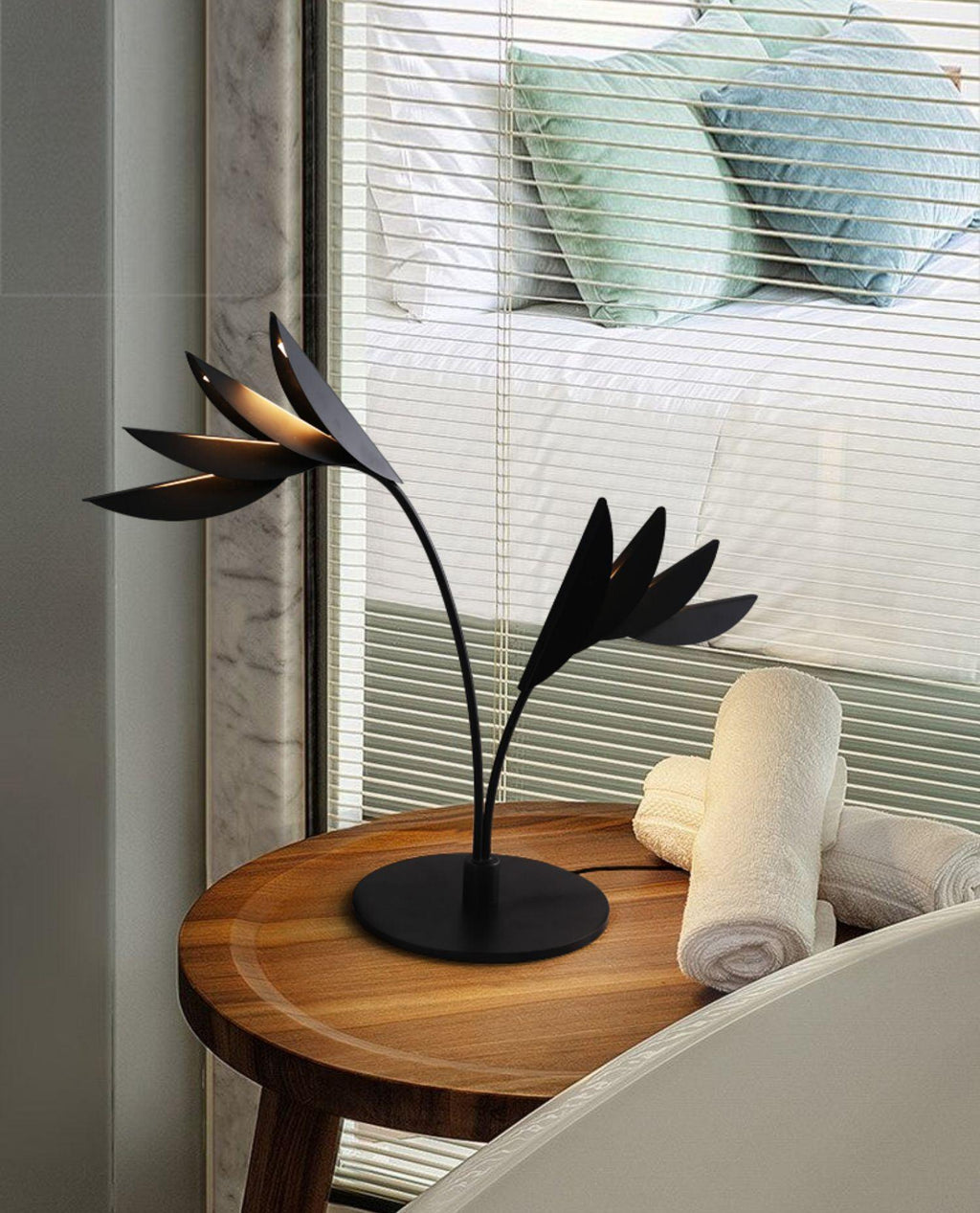 Double Leaf Table Lamp | Iron & Metal | Black