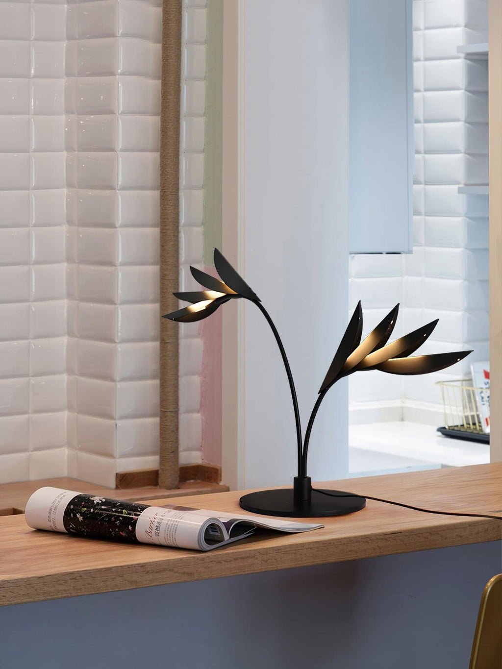Double Leaf Table Lamp | Iron & Metal | Black