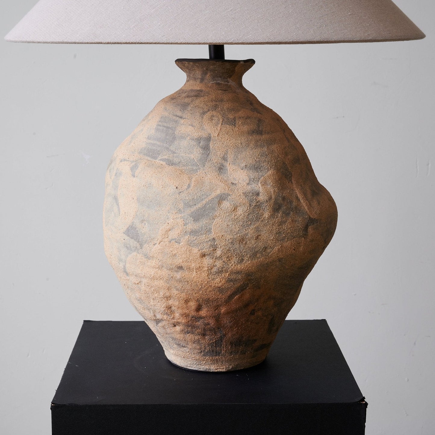 Duna Table Lamp | Sculpted Clay | Beige Shade
