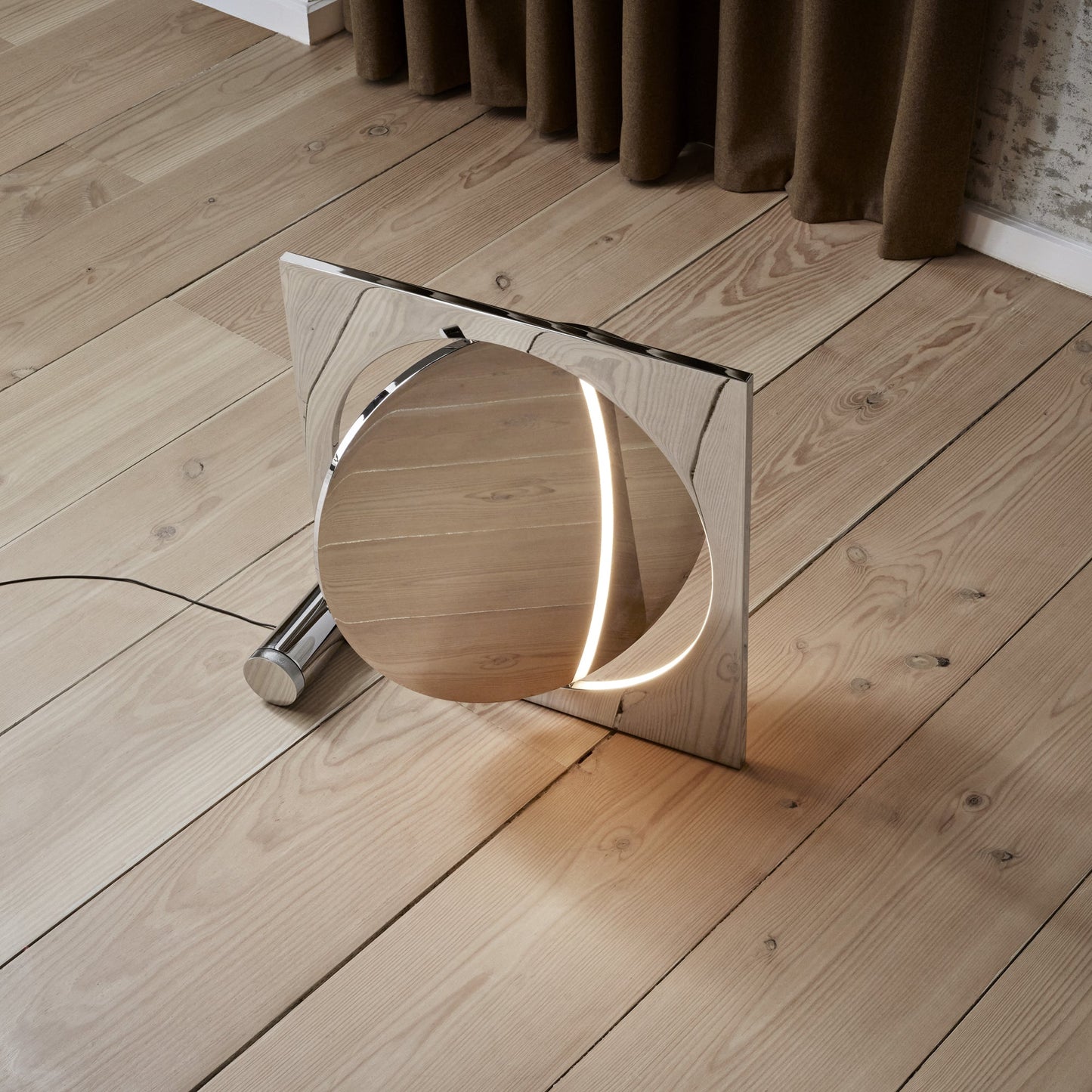 Eclipse Mirror Table Lamp | Bright Stainless Steel | L 60cm x H 60cm
