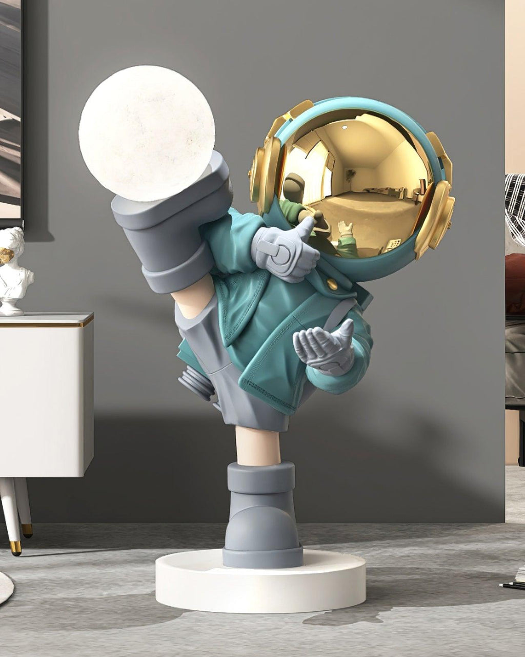 Effort Astronaut Floor Lamp | Resin | White