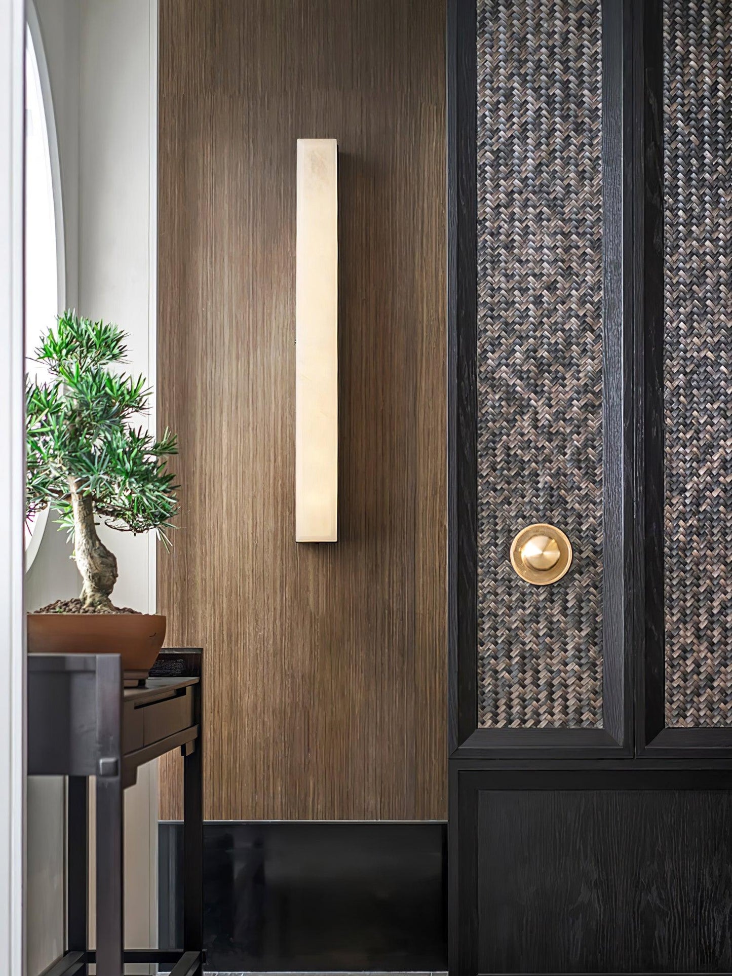 Emerson Wall Lamp | Brass & Alabaster | White