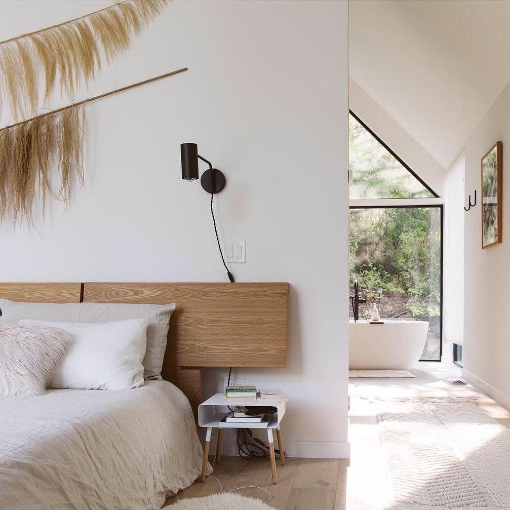 Envoy Swing Sconce | Brass | Wall Mount