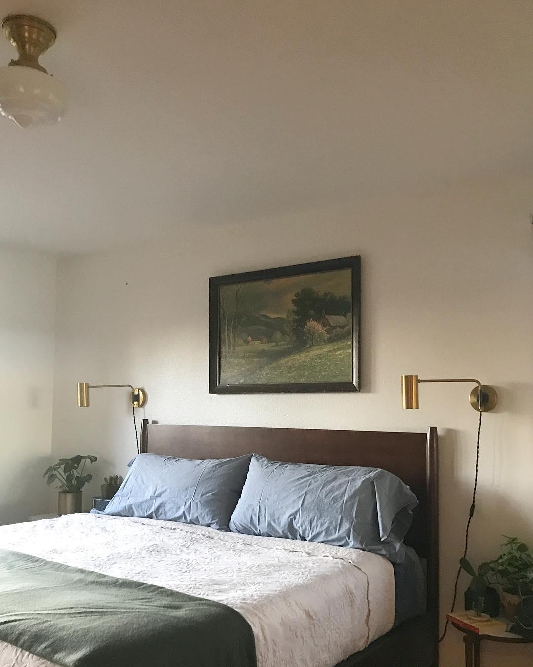 Envoy Swing Sconce | Brass | Wall Mount