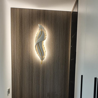 Feather Wall Lamp | Resin | Gold, White