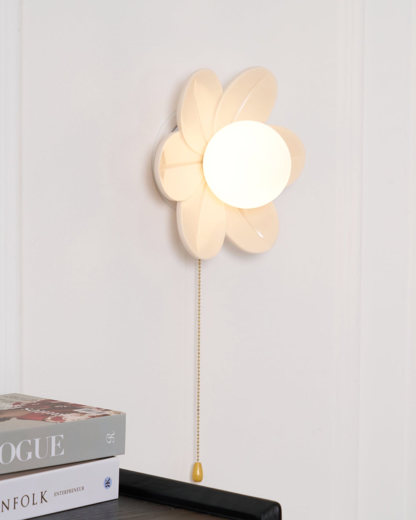 Flowers Wall Lamp | Resin & PC | White