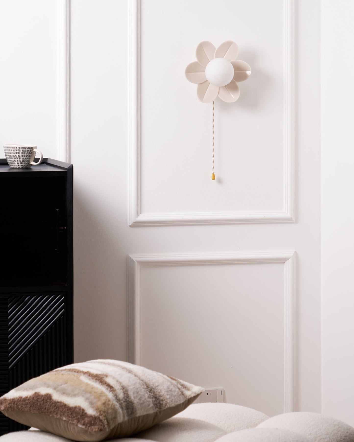 Flowers Wall Lamp | Resin & PC | White