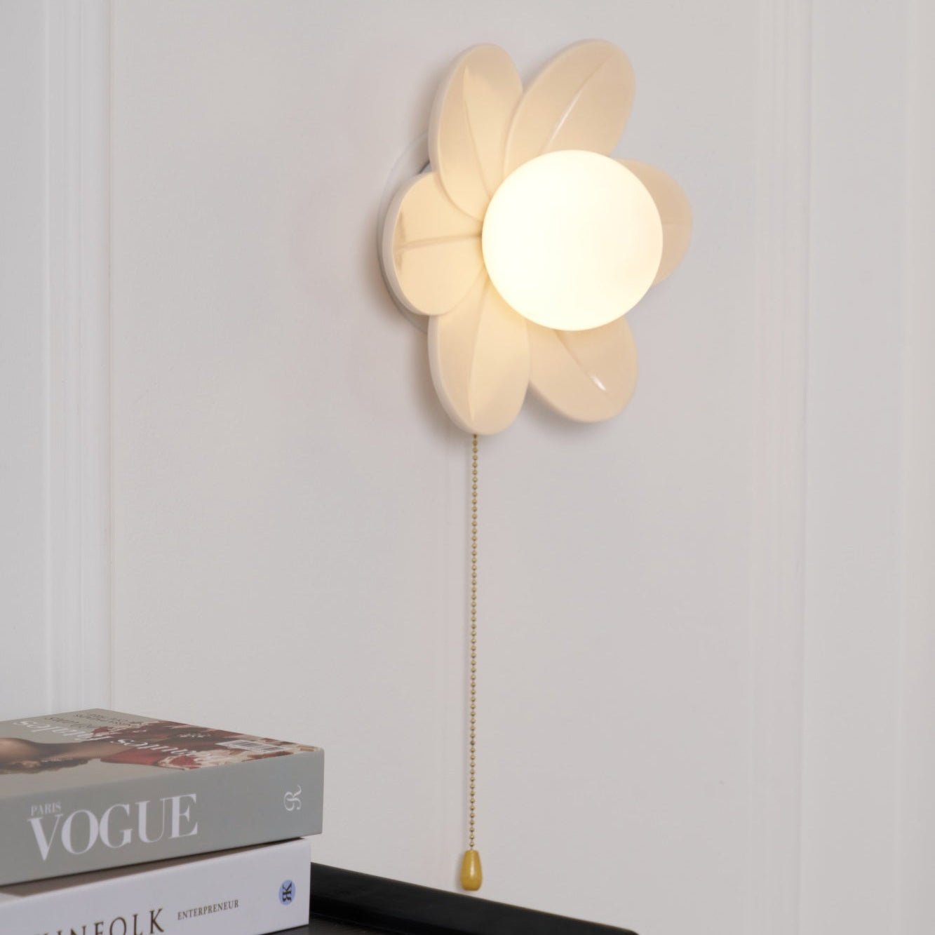Flowers Wall Lamp | Resin & PC | White