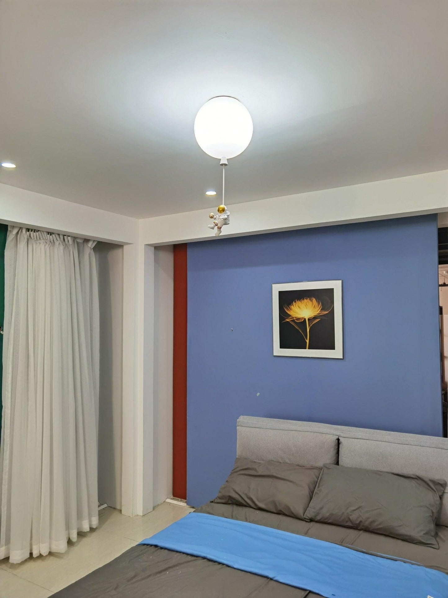 Frosted Balloon Ceiling Light | Acrylic | White