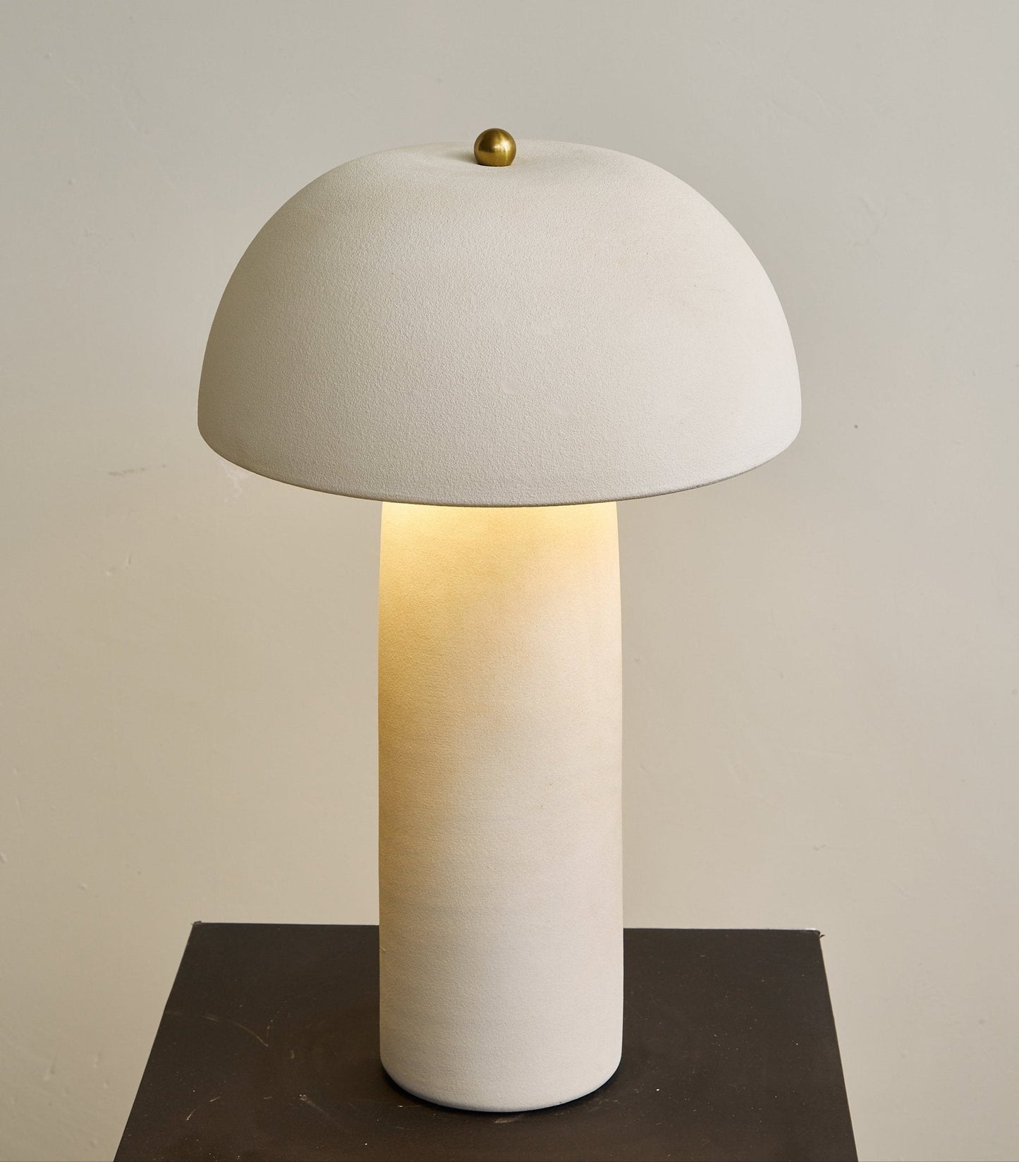 Fungi Glow Table Lamp | Ceramic | Beige & Gold