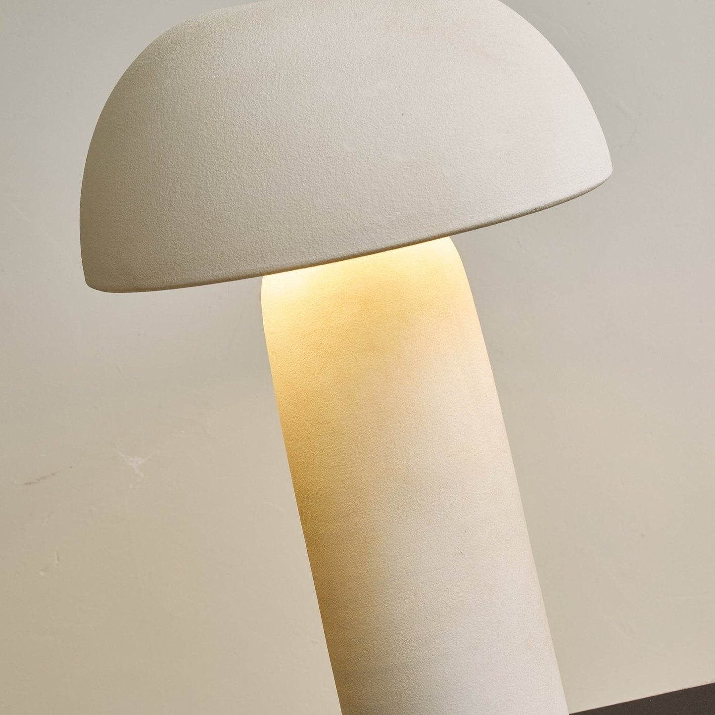 Fungi Glow Table Lamp | Ceramic | Beige & Gold