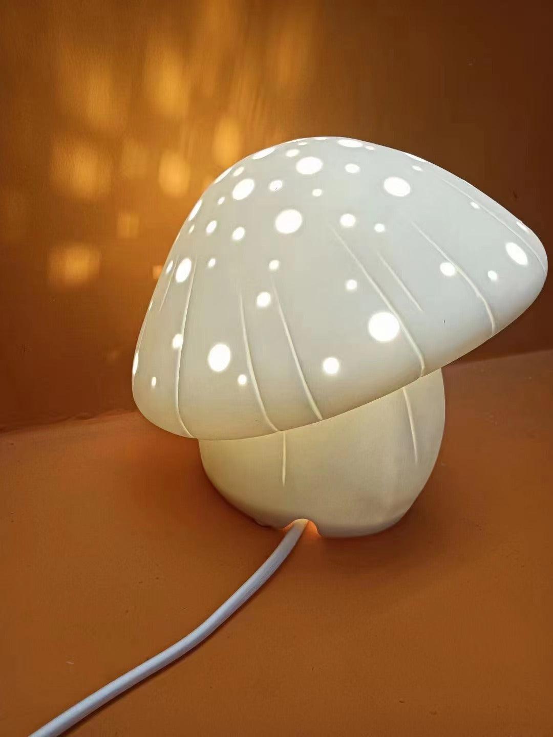 Fungo Table Lamp | Ceramic | White