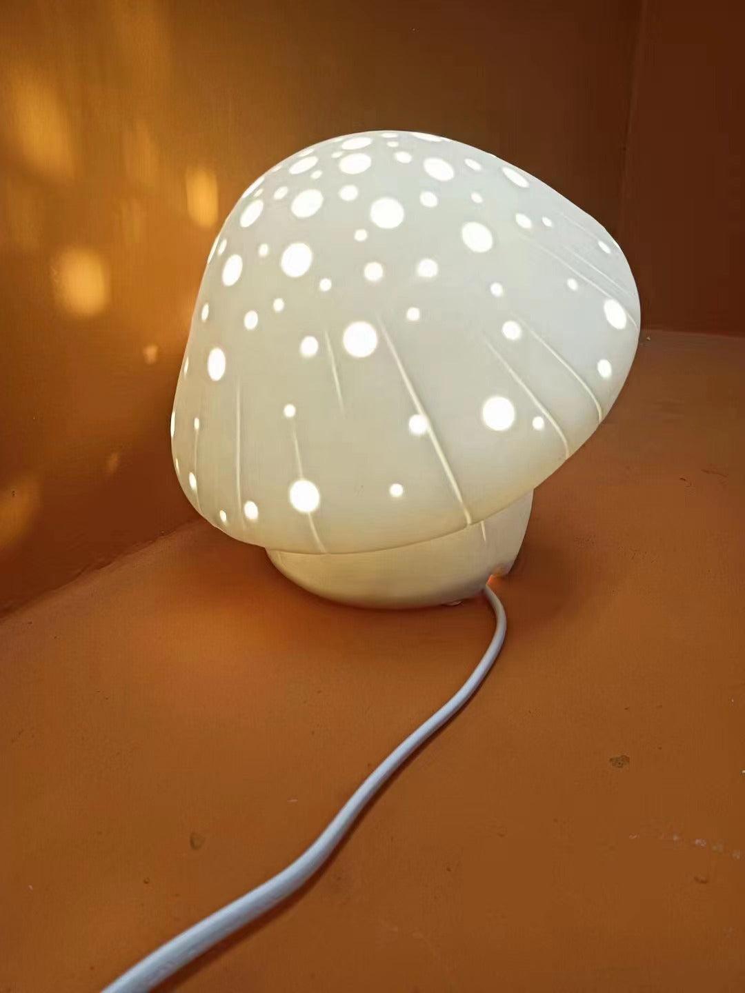 Fungo Table Lamp | Ceramic | White