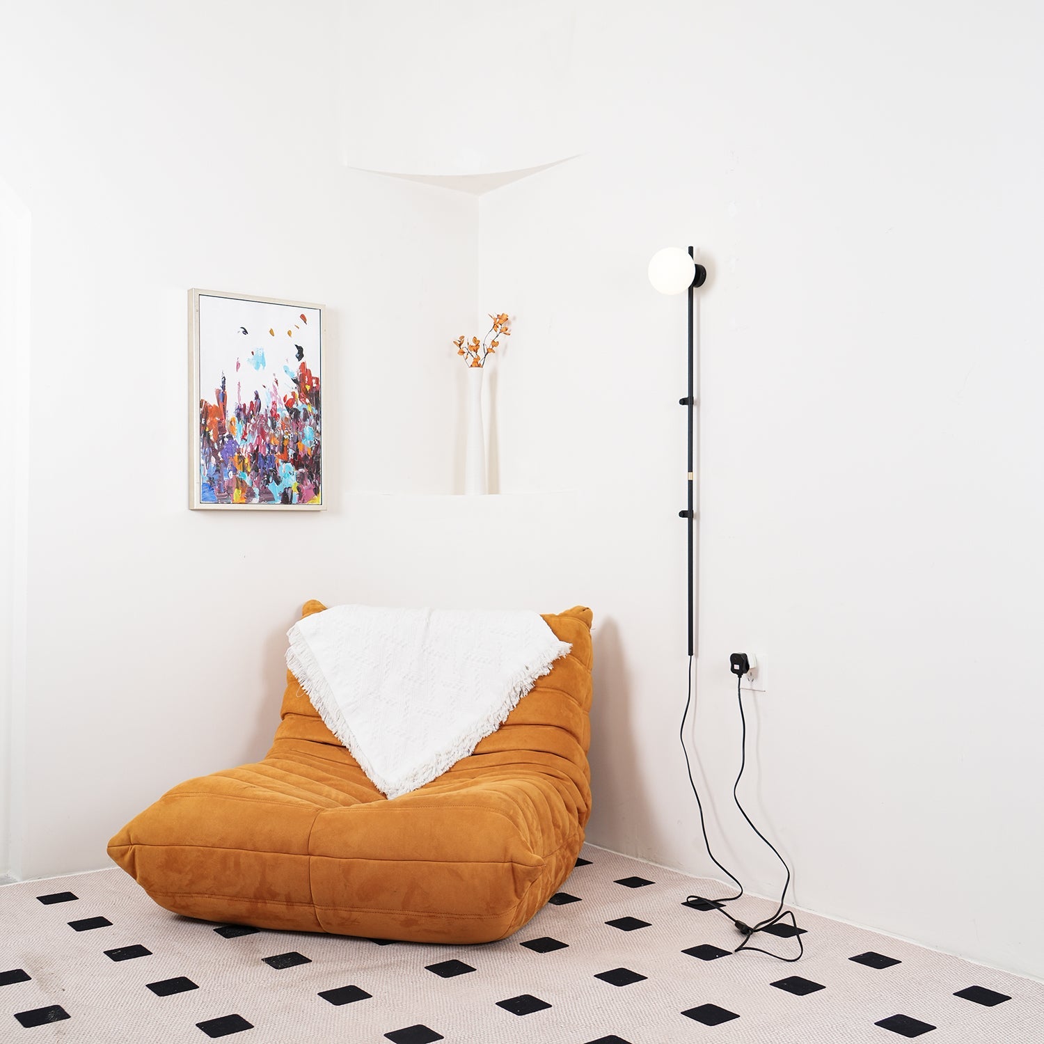 Funiculi Wall Lamp | Plug In | White or Black