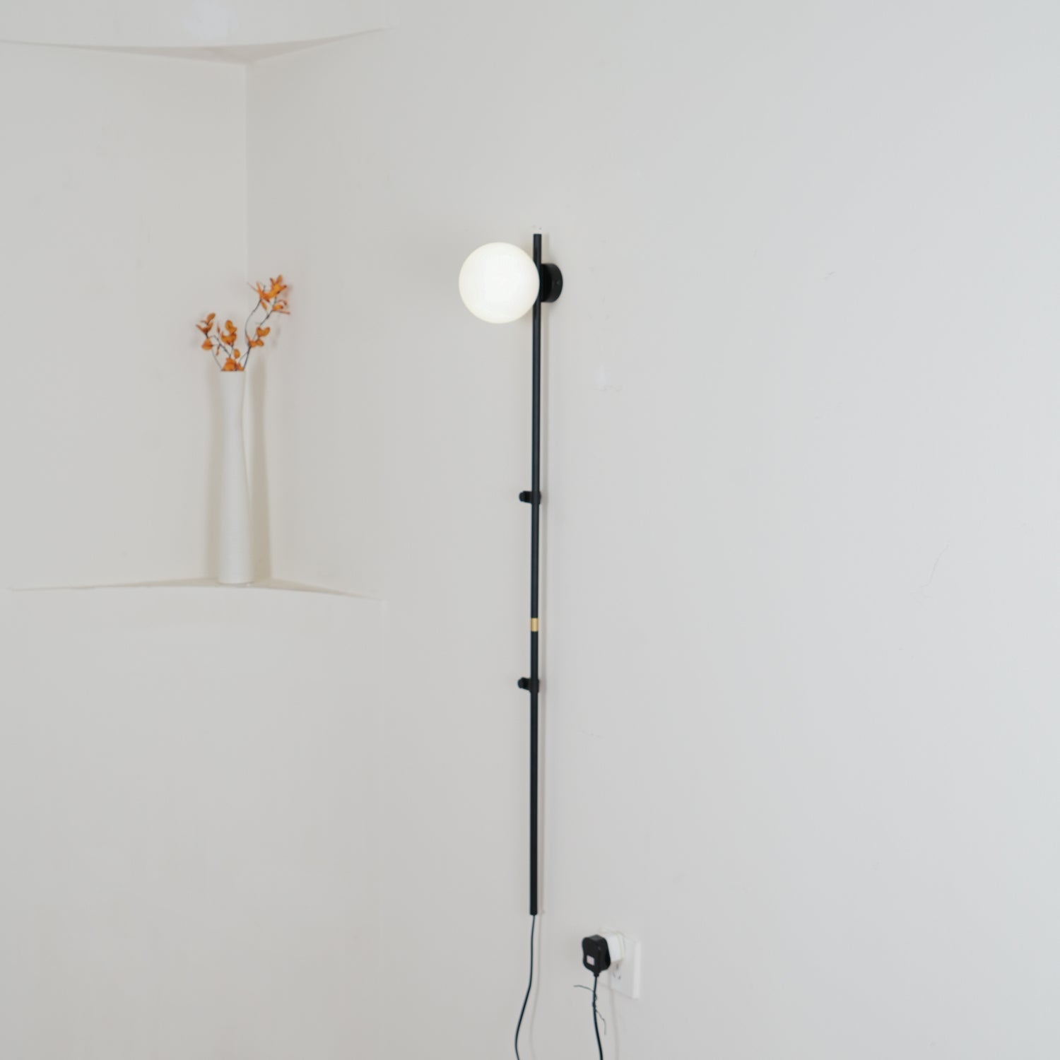 Funiculi Wall Lamp | Plug In | White or Black