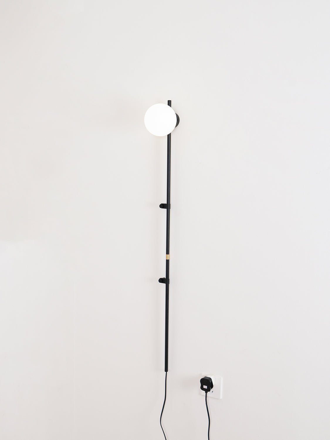 Funiculi Wall Lamp | Plug In | White or Black