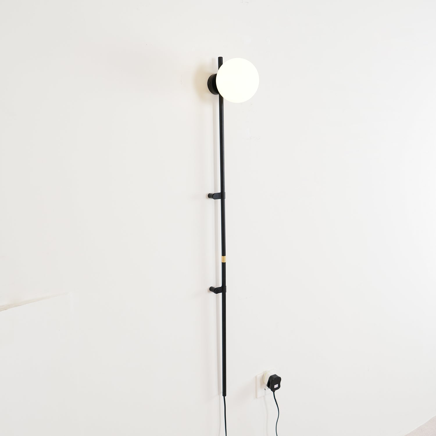 Funiculi Wall Lamp | Plug In | White or Black