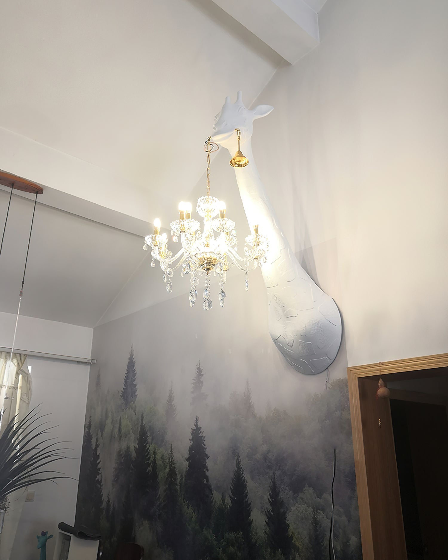 Giraffe Wall Lamp | Metal, Crystal, Fiberglass | White, Gold, Chrome, Black