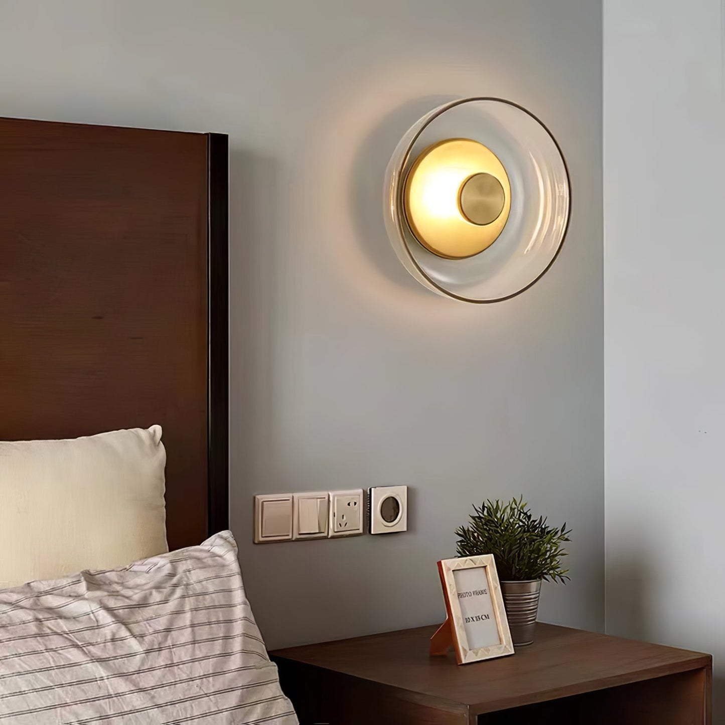 Glimmera Wall Light | Brass & Glass | 10cm Diameter