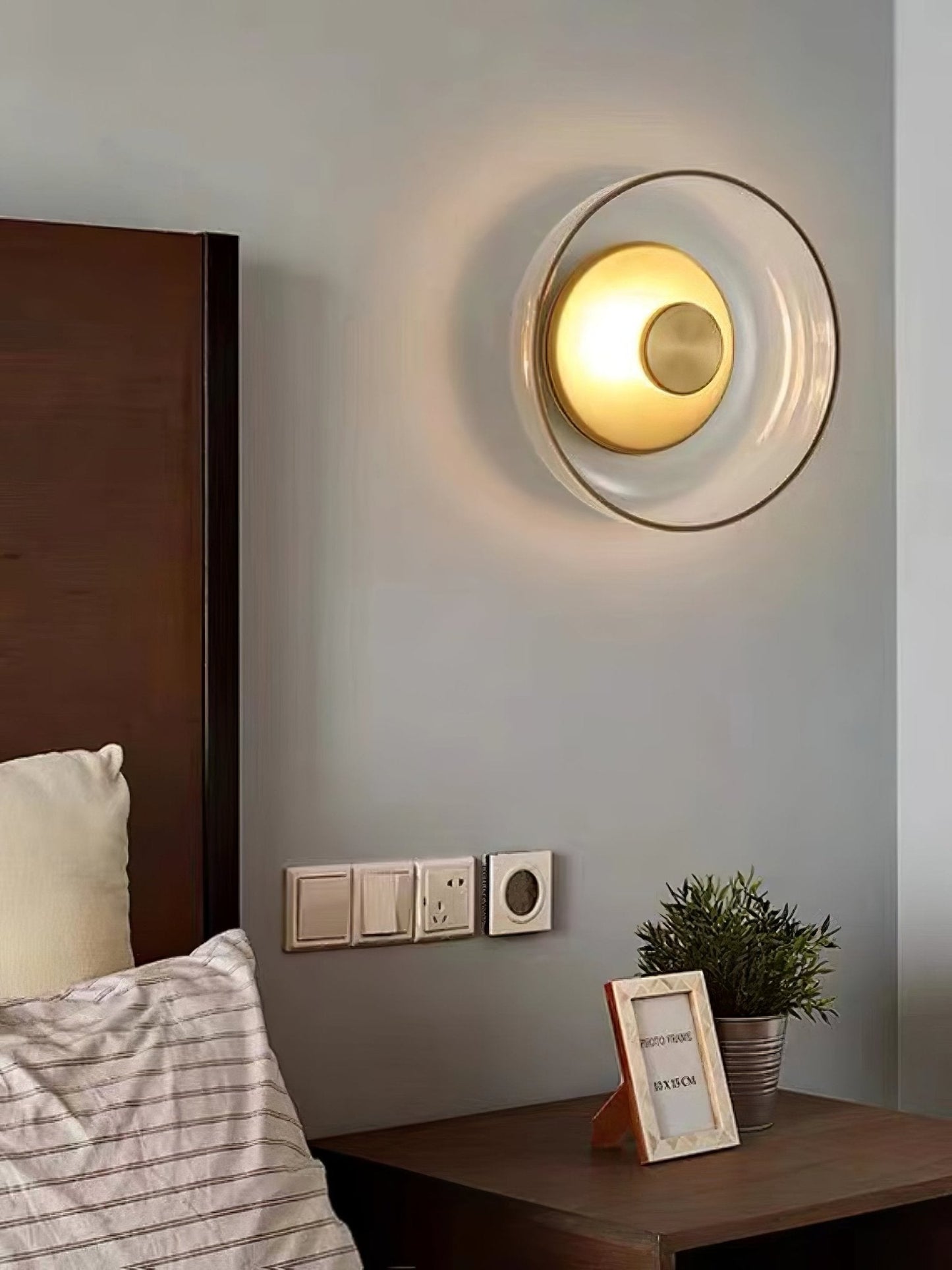 Glimmera Wall Light | Brass & Glass | 10cm Diameter