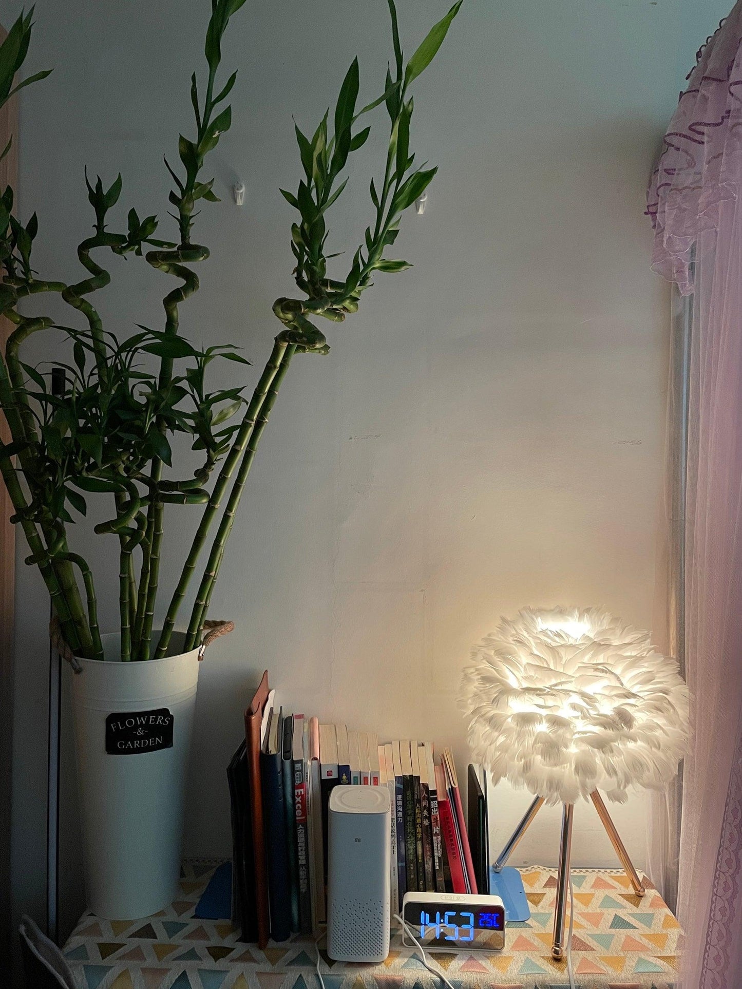 Goose Feather Table Lamp | Metal Base | Pink, White, Gray