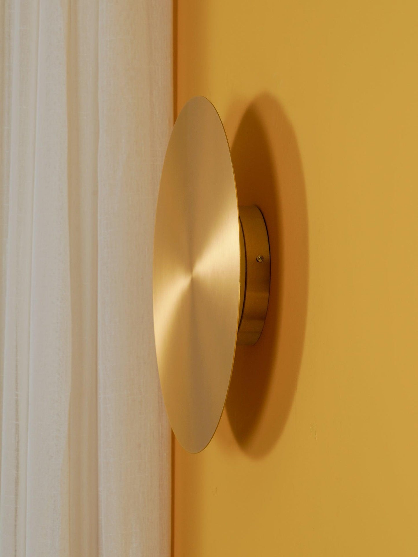 Gossa Wall Sconce | Metal | Set of 2 | Gold, White, Black