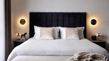 Gossa Wall Sconce | Metal | Set of 2 | Gold, White, Black
