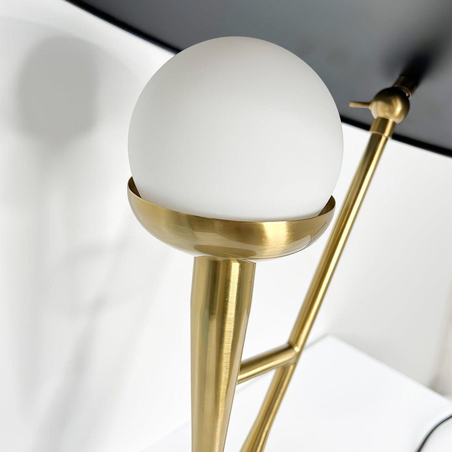 Gramophone Table Light | Metal & Glass | Gold & Black