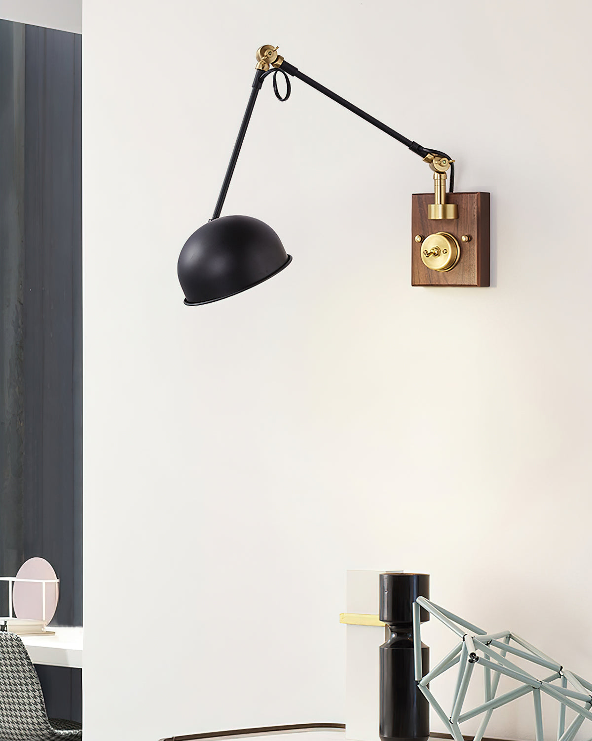 Gris Plug-In Wall Lamp | Black Metal & Walnut Wood | Modern Design