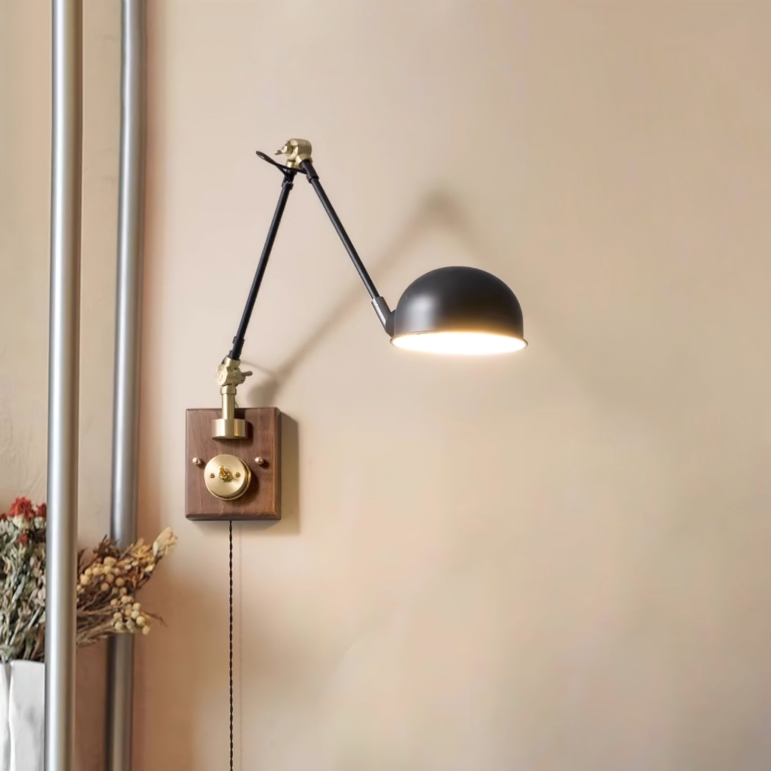 Gris Plug-In Wall Lamp | Black Metal & Walnut Wood | Modern Design