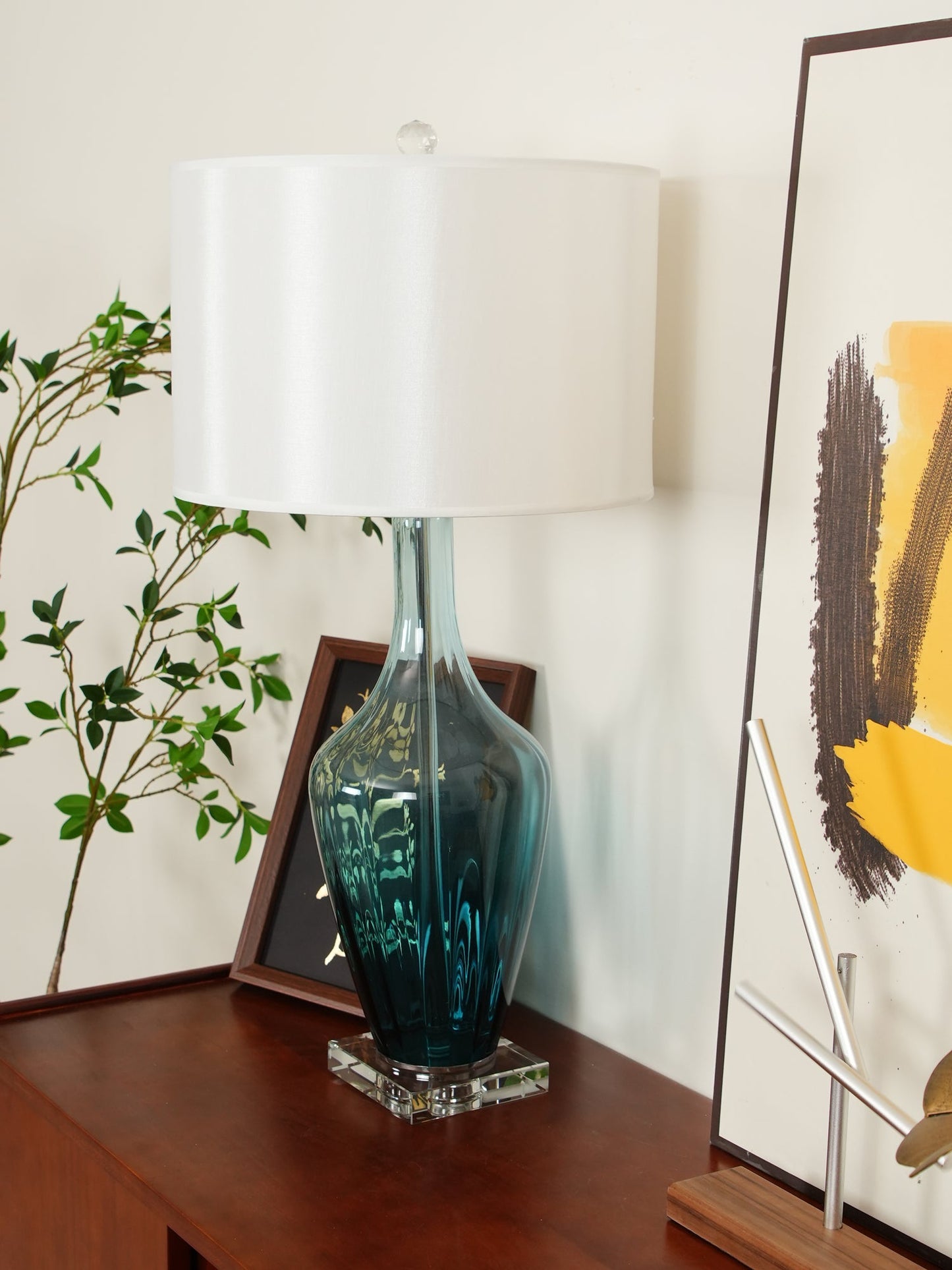Hagano Table Lamp | Azure Blue Glass | Crystal Details