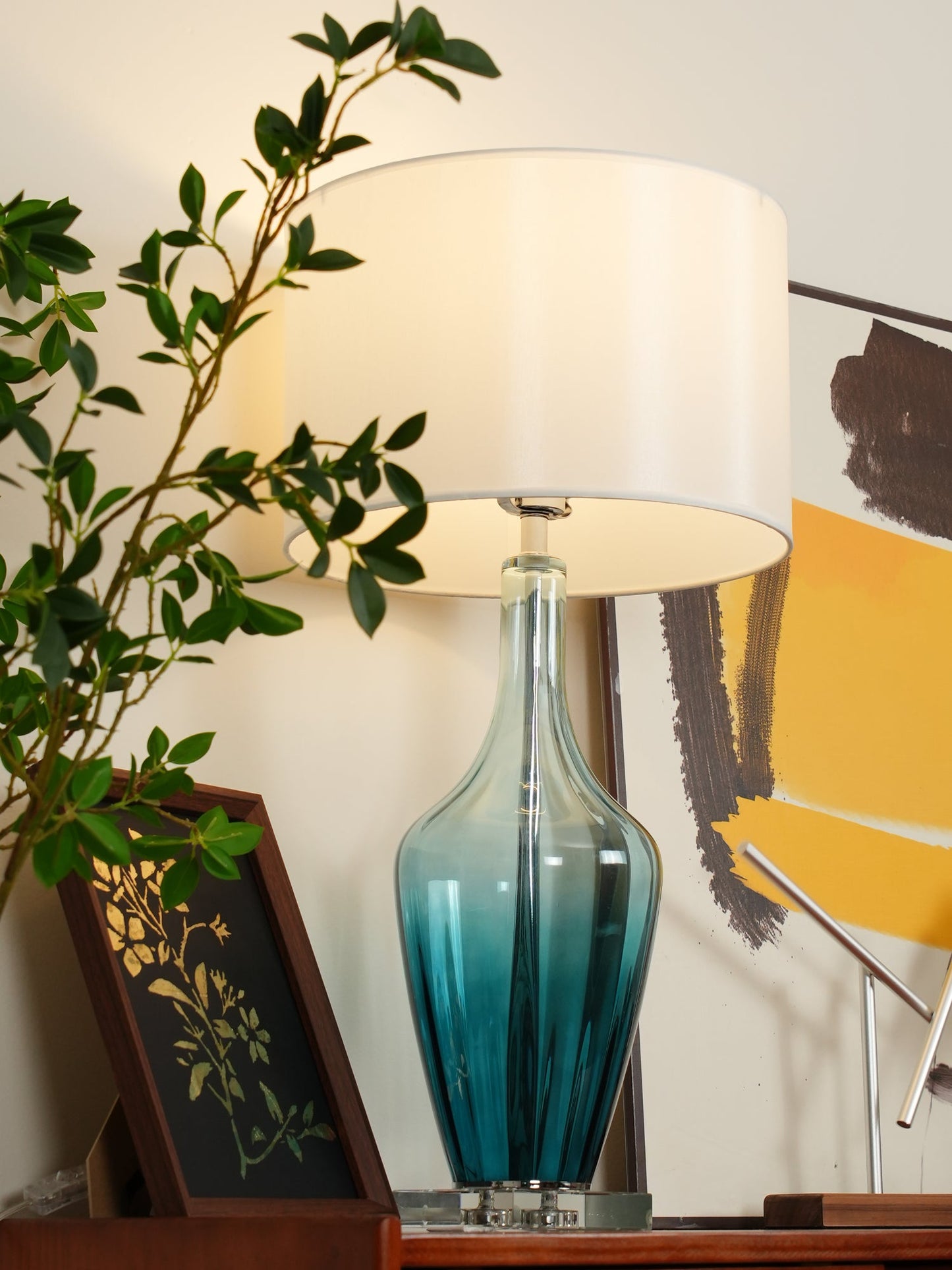 Hagano Table Lamp | Azure Blue Glass | Crystal Details