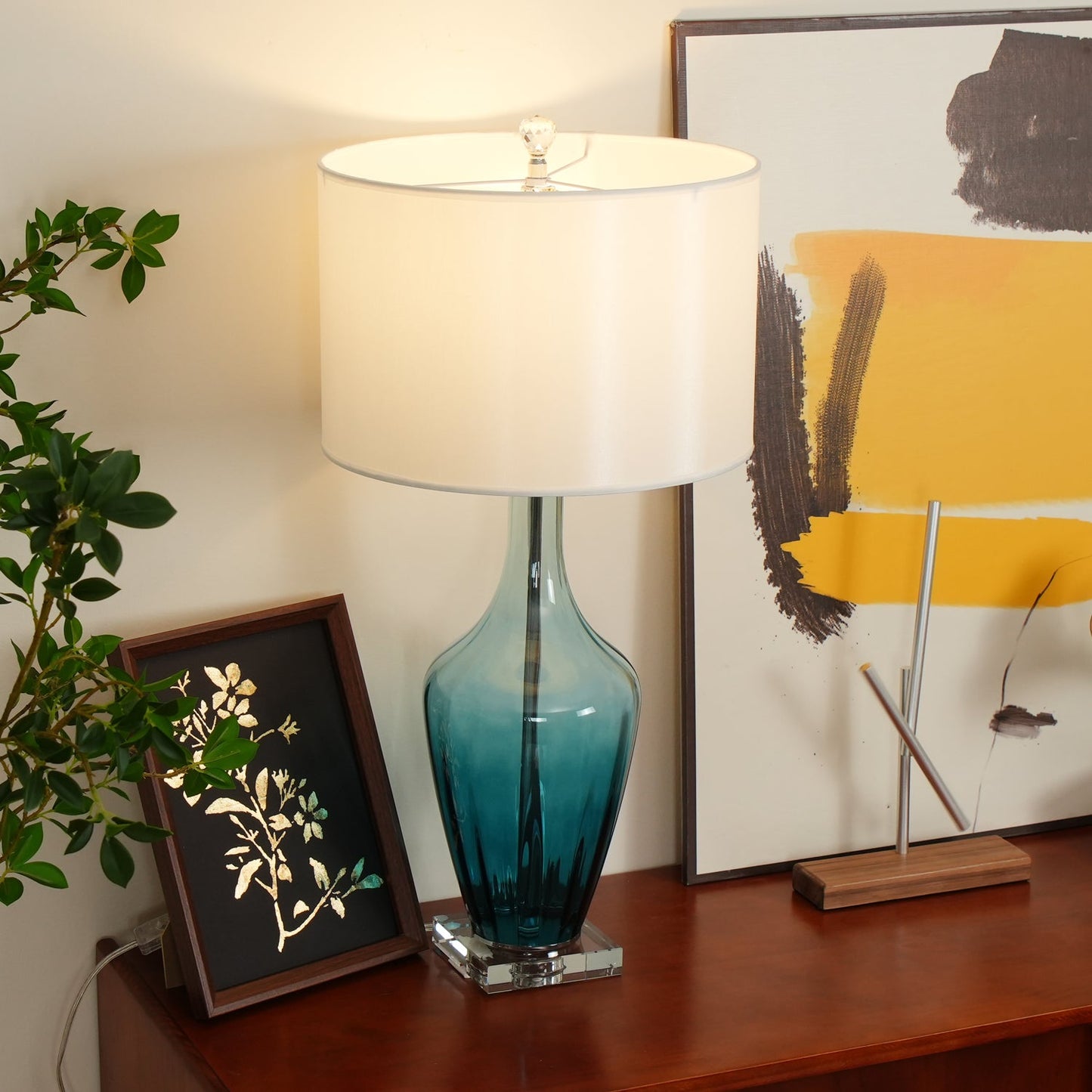 Hagano Table Lamp | Azure Blue Glass | Crystal Details