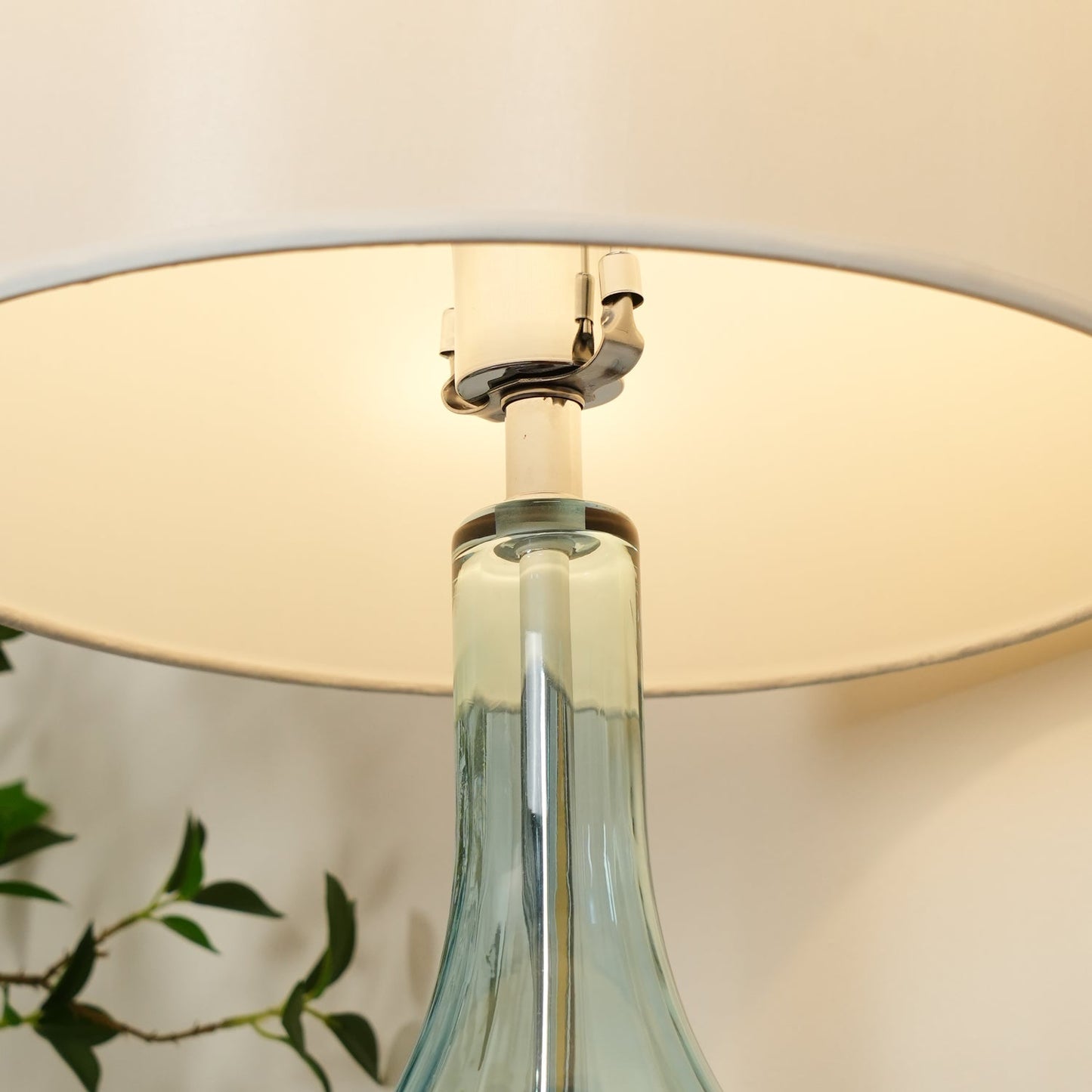 Hagano Table Lamp | Azure Blue Glass | Crystal Details