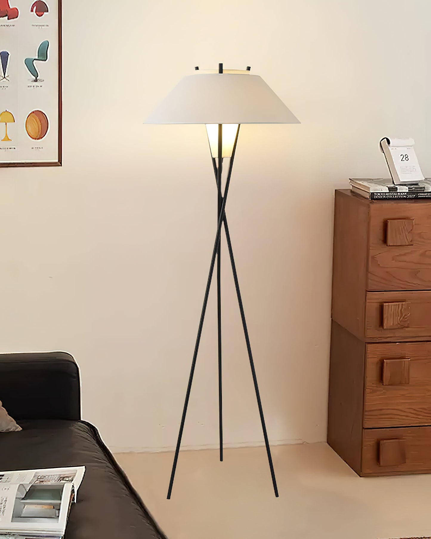 Hoka Tripod Floor Lamp | Metal Frame | Black and White
