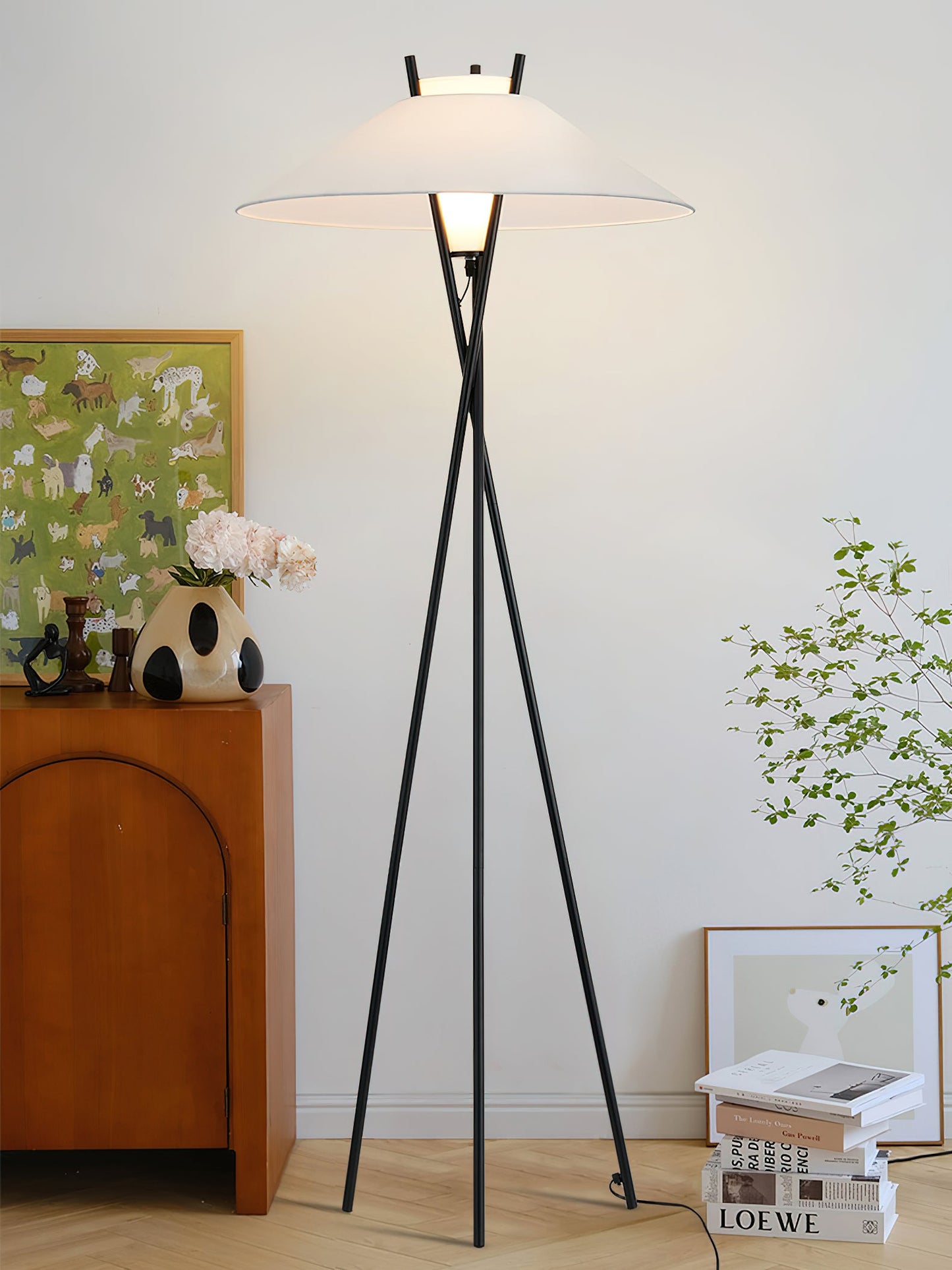 Hoka Tripod Floor Lamp | Metal Frame | Black and White