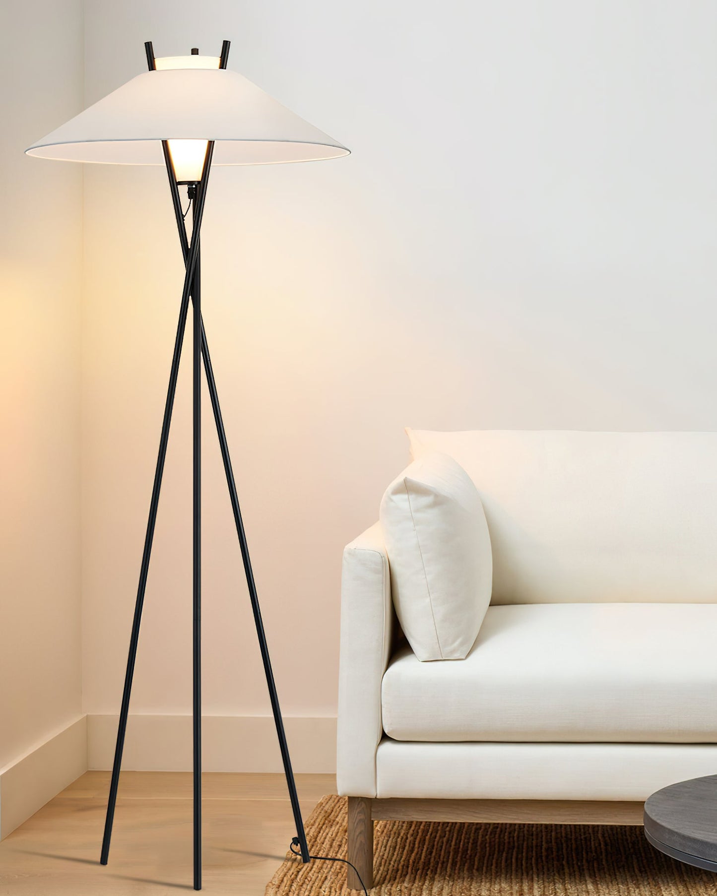 Hoka Tripod Floor Lamp | Metal Frame | Black and White
