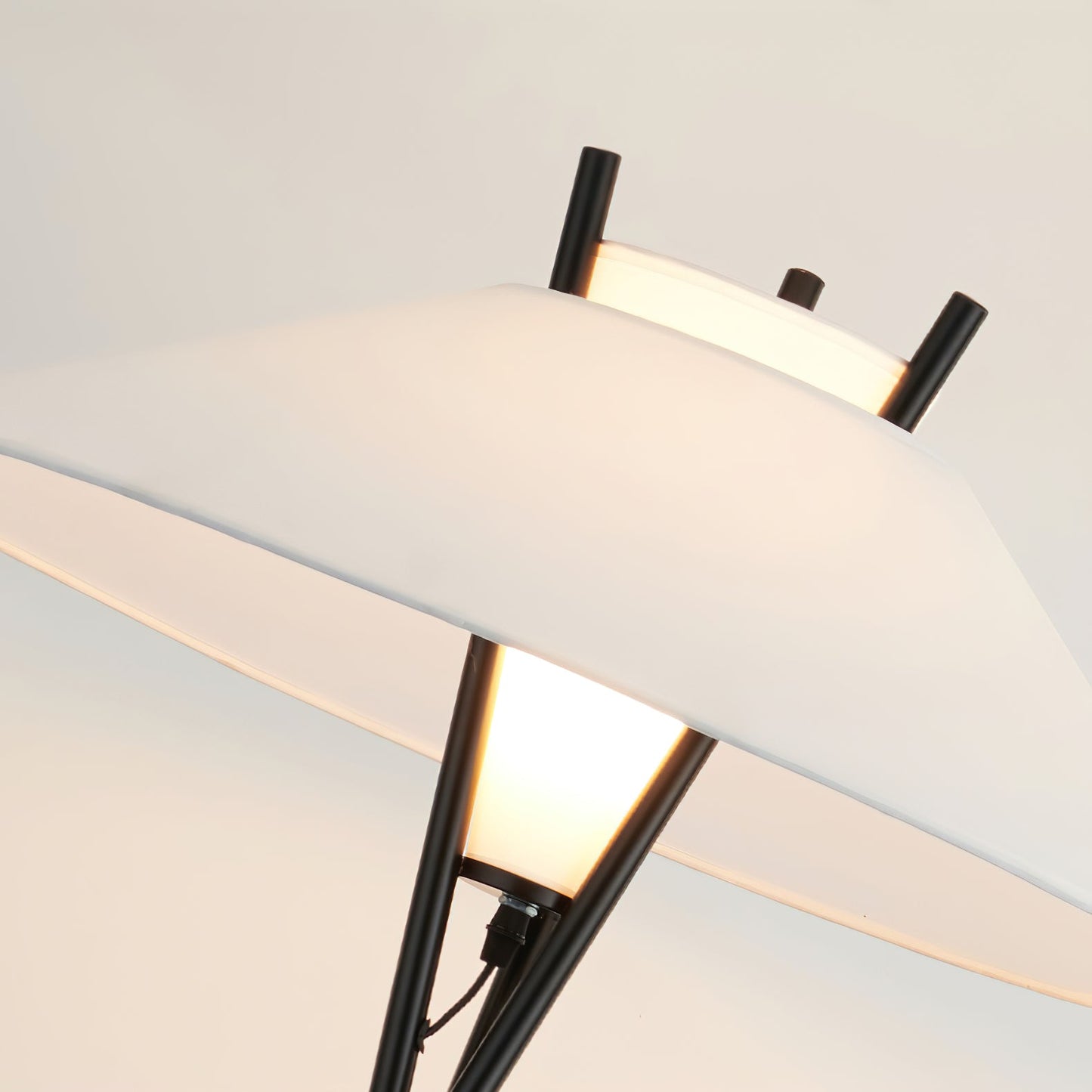 Hoka Tripod Floor Lamp | Metal Frame | Black and White