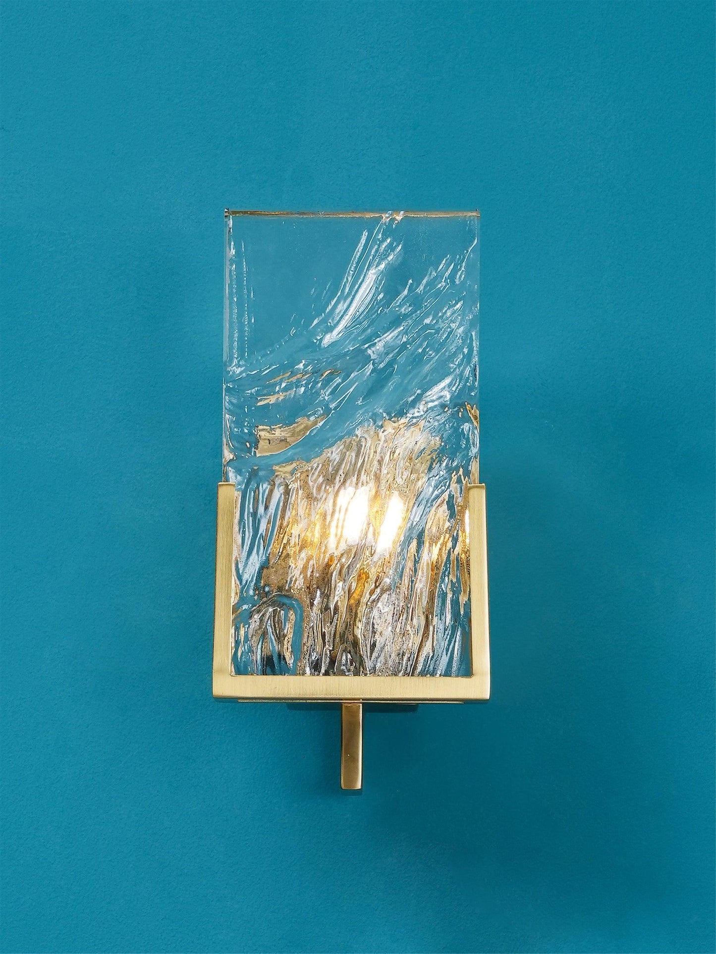 Ice Crystal Wall Lamp | Crystal Glass | Brass Finish